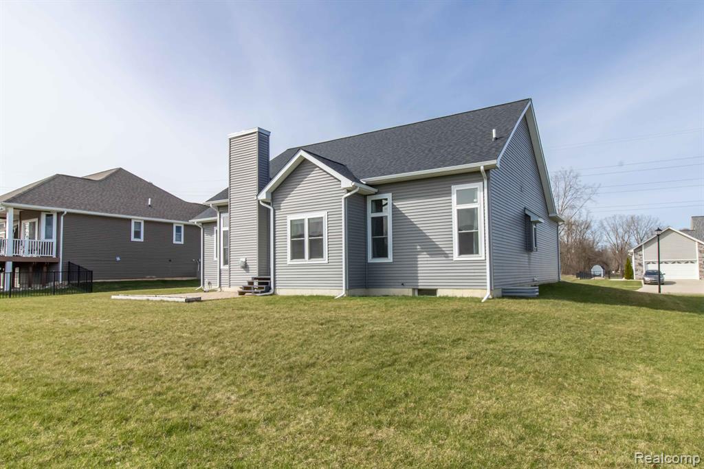 7788 YORKSHIRE Drive, Almont, MI 48003 — Photo 42
