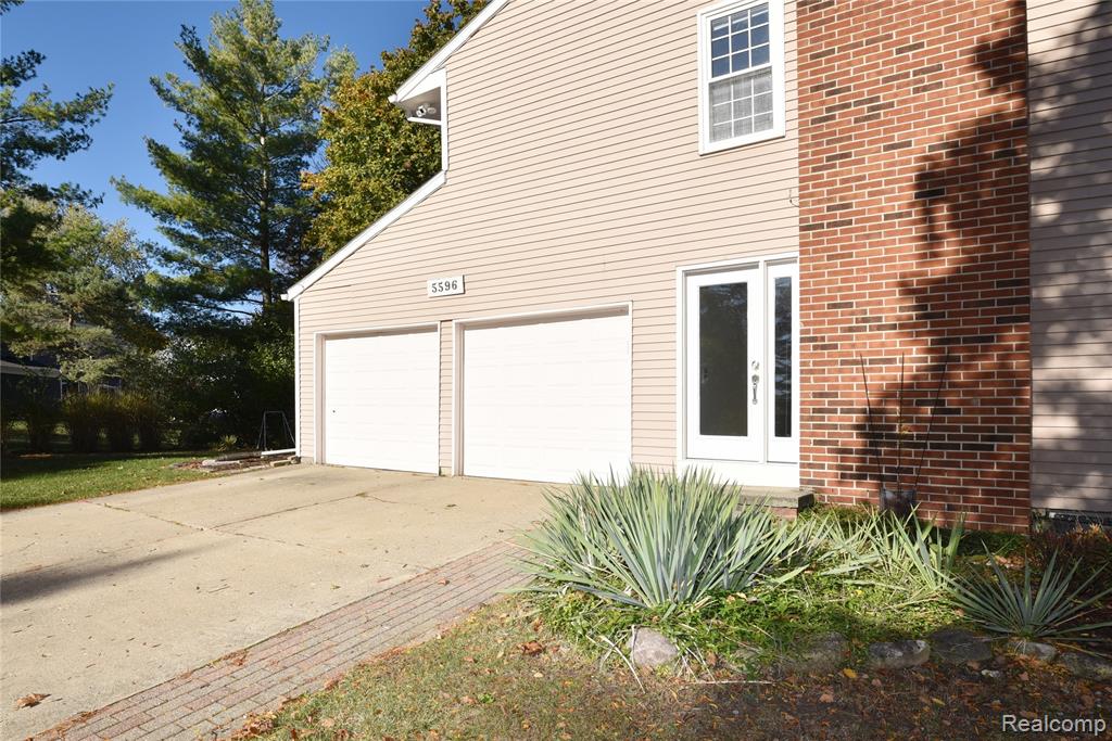 5596 Beauchamp Place, West Bloomfield, MI — Photo 34