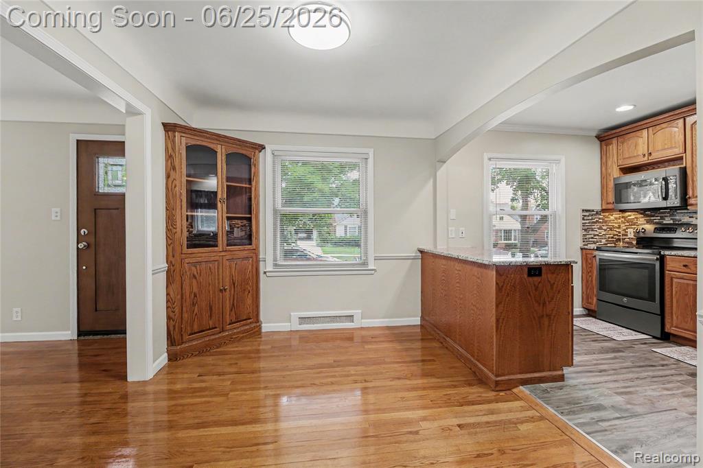 4427 Groveland Avenue, Royal Oak, MI 48073 — Photo 5