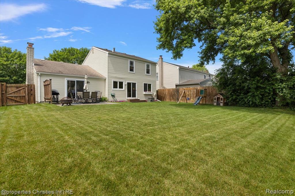 555 Worthington Road, Canton, MI 48188 — Photo 32