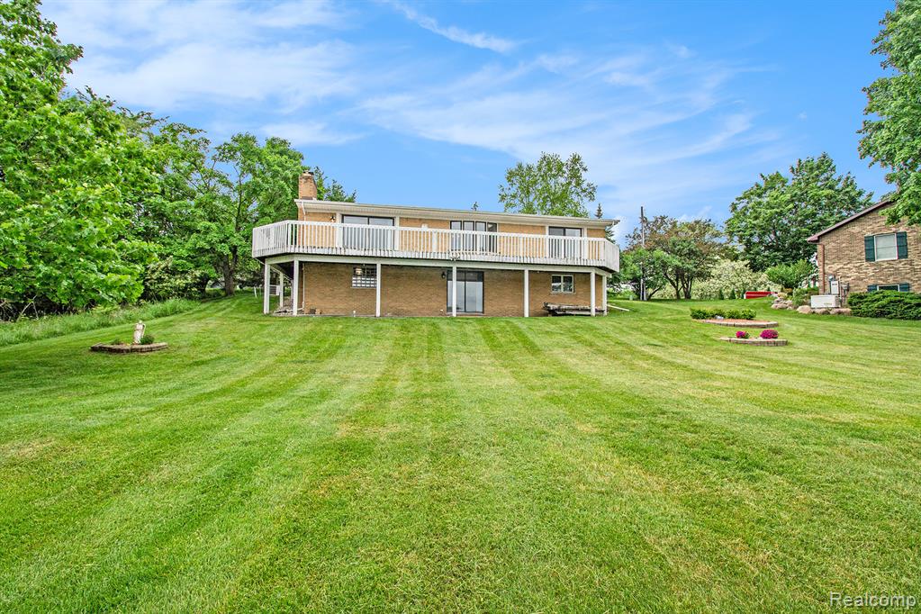 7038 Driftwood Drive, Fenton, MI 48430 — Photo 23