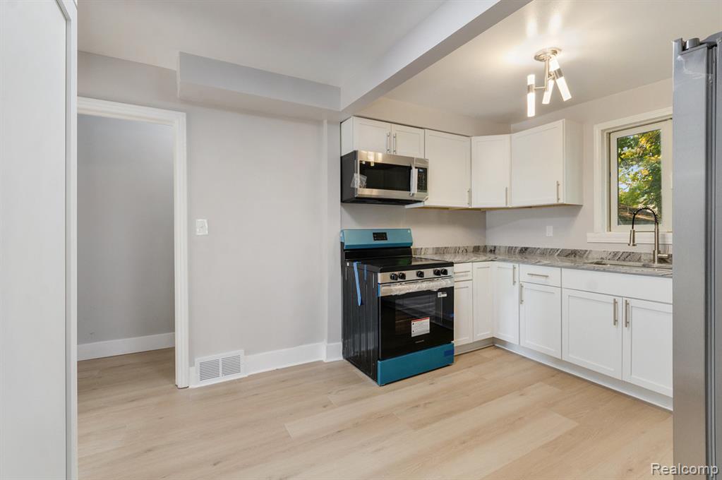 11 S Gratiot Avenue, Mount Clemens, MI 48043 — Photo 10
