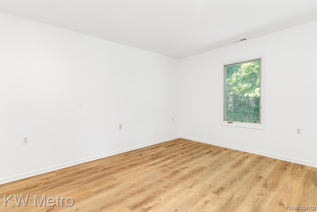 21305 Juniper Court, Farmington Hills, MI 48336 — Photo 20