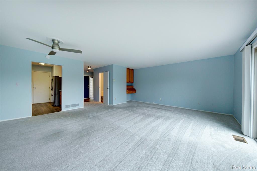 671 Watersedge Drive, Ann Arbor, MI 48105 — Photo 11