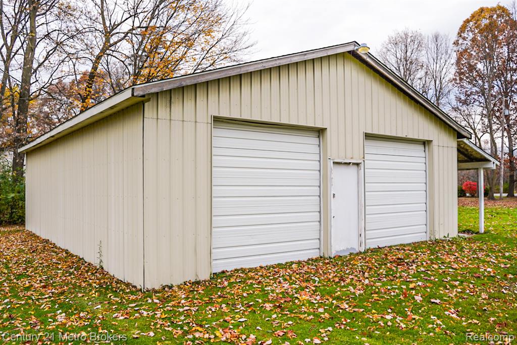5521 N Belsay Road, Flint, MI 48506 — Photo 23