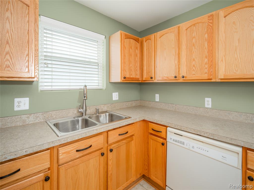 834 Union Street, Port Huron, MI 48060 — Photo 10