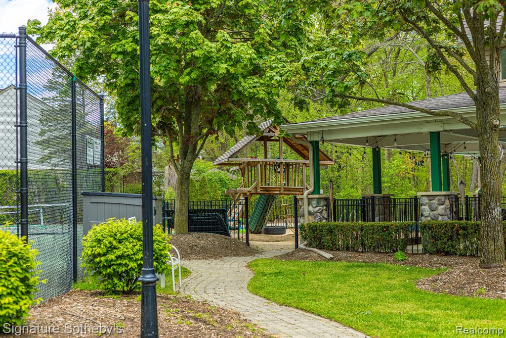 2668 Aubrey Drive, Lake Orion, MI — Photo 18