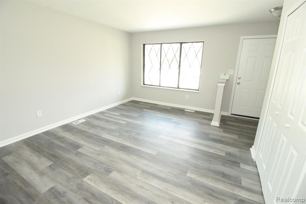 4833 OCEAN Court, Sterling Heights, MI 48310 — Photo 13