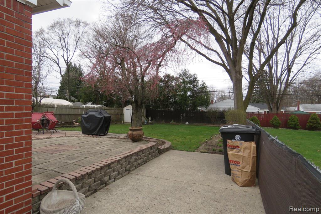 7431 HARTEL Street, Westland, MI — Photo 2