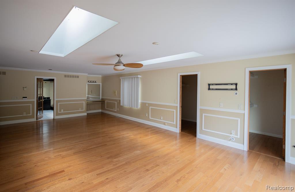 5881 NANEVA, West Bloomfield, MI — Photo 35