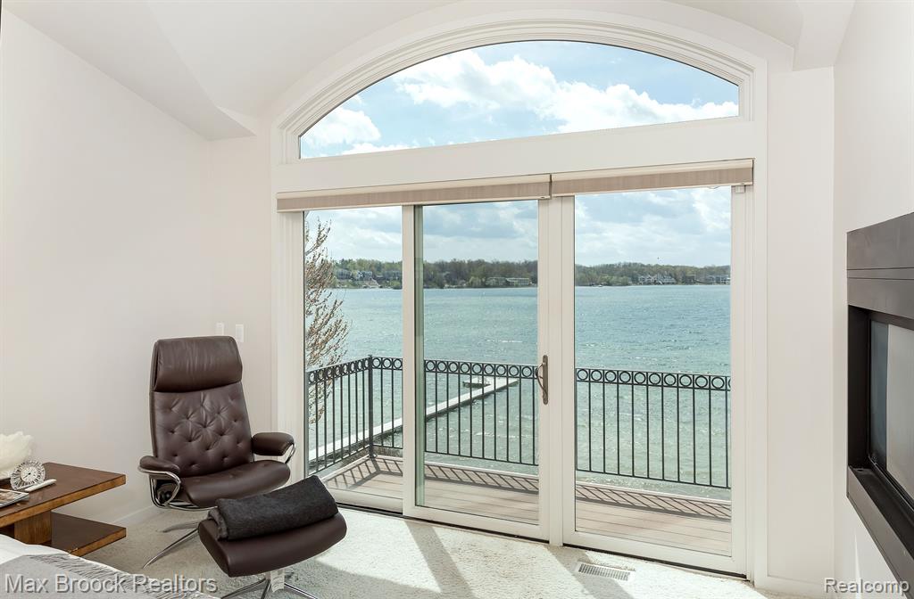 5681 SHORE Drive, Orchard Lake Village, MI 48324 — Photo 28