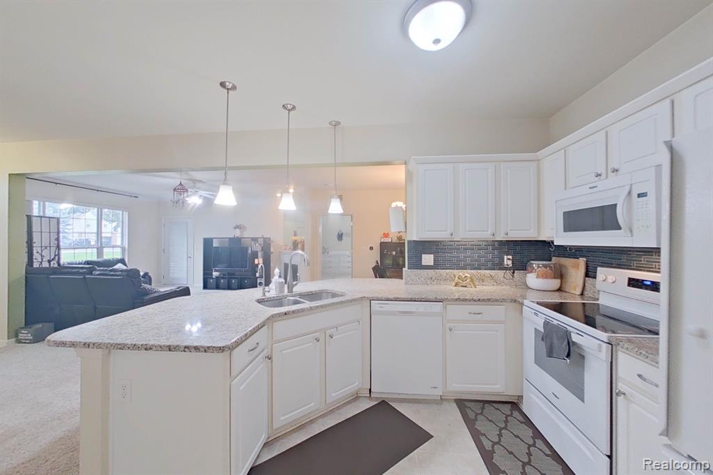 27104 CHESAPEAKE Circle, Walled Lake, MI 48390 — Photo 14