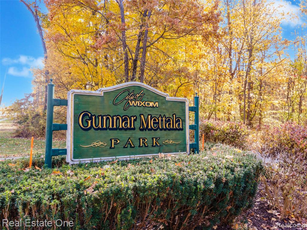 691 Chestnut Drive, Wixom, MI 48393 — Photo 50
