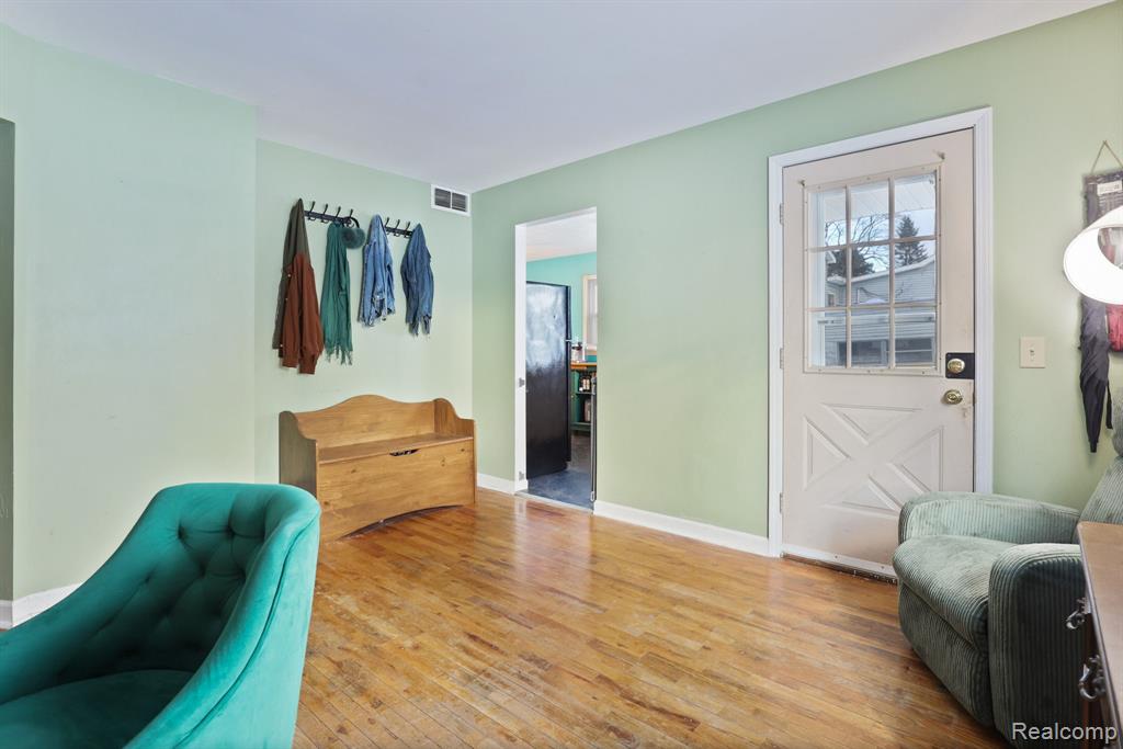5465 Johnson Road, Flushing, MI 48433 — Photo 13