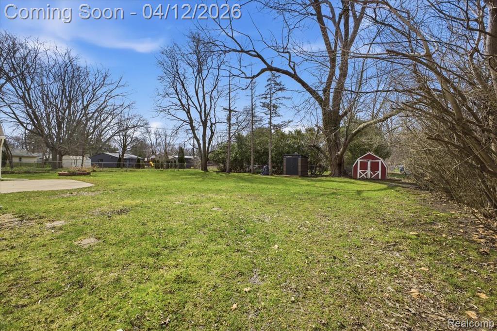 2455 Ivanhoe Drive, West Bloomfield, MI 48324 — Photo 39