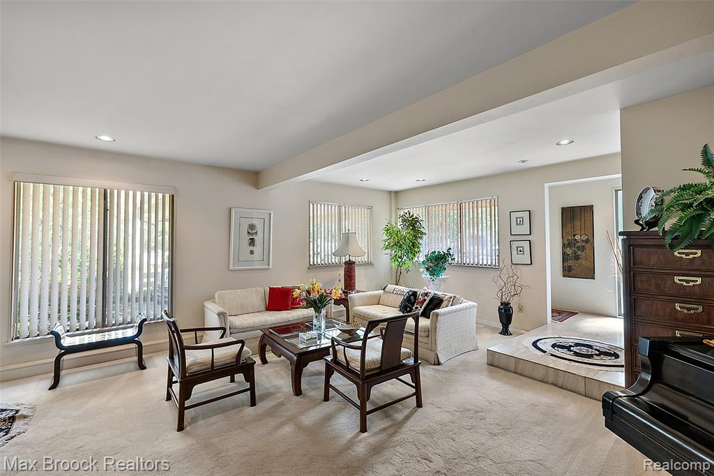 4848 Willow Lane, Orchard Lake Village, MI 48324 — Photo 4