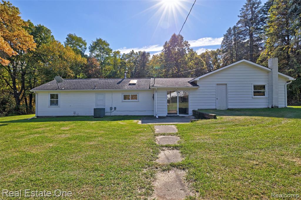 9150 Rattalee Lake Road, Clarkston, MI 48348 — Photo 45