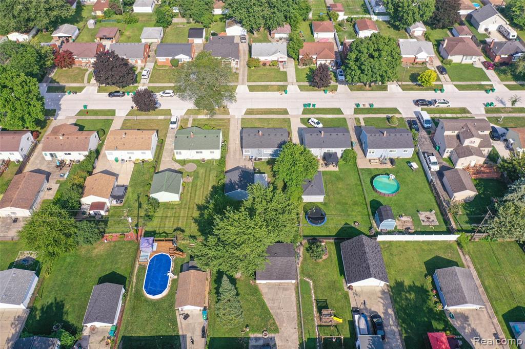 6647 Deering Street, Garden City, MI — Photo 32