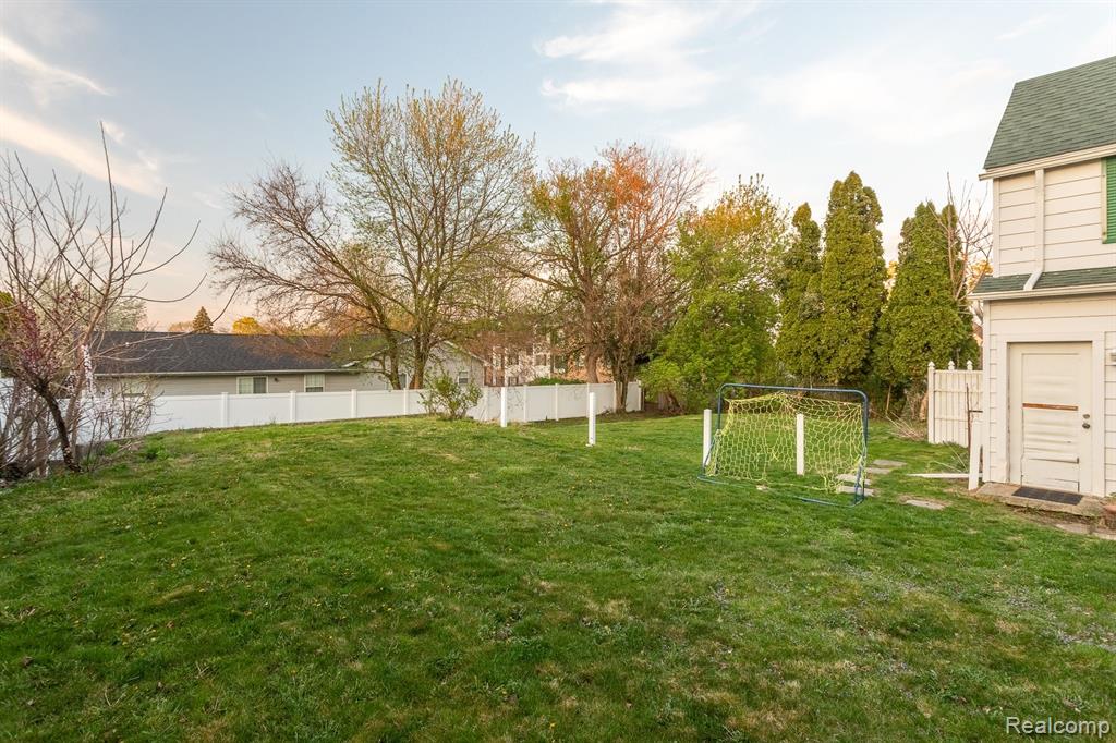 39 E ELM Avenue, Monroe, MI 48162 — Photo 10