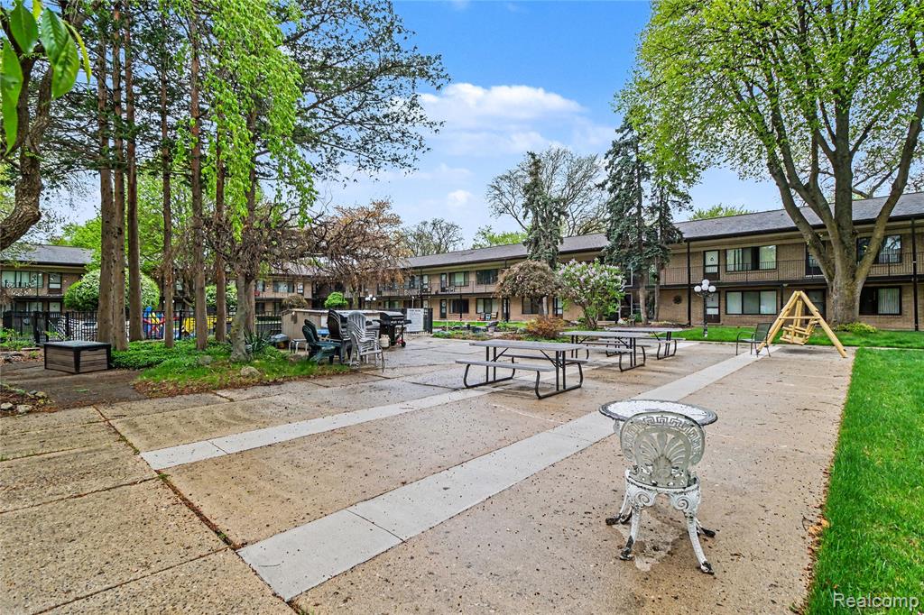 995 N Cass Lake Road, 144, Waterford, MI 48328 — Photo 14