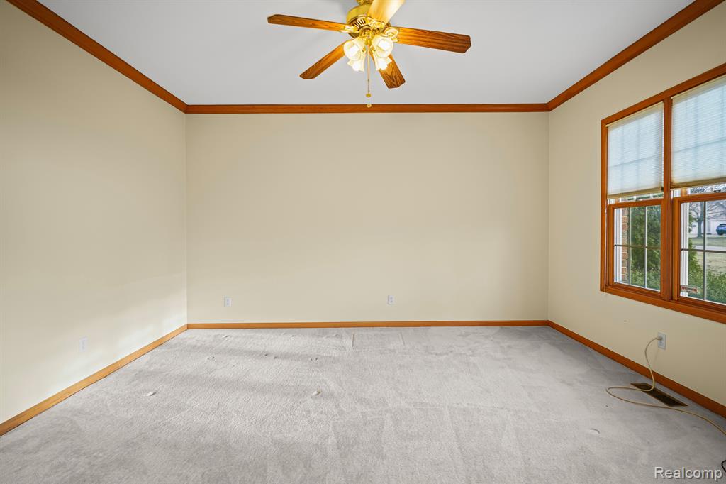 564 CHASSEUR Drive, Grand Blanc, MI 48439 — Photo 23