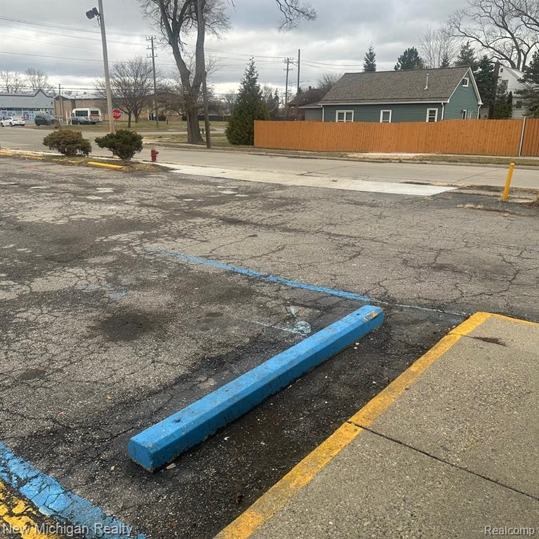 5102 9 Mile Rd, Warren, MI 48091 — Photo 11
