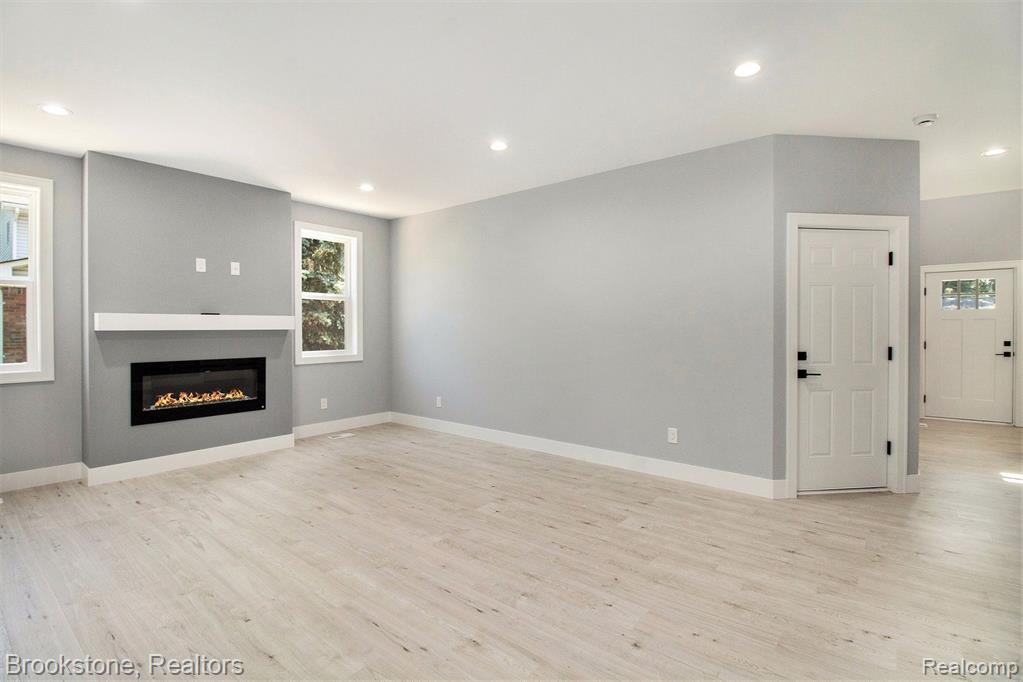 4319 Major Avenue, Waterford, MI 48329 — Photo 8