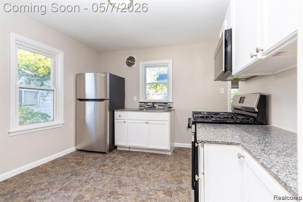 8269 Westminster Avenue, Warren, MI 48089 — Photo 4
