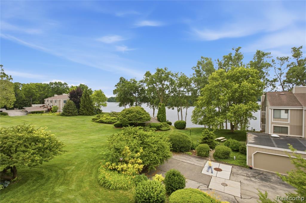 1695 Cliffs Landing, 302, Ypsilanti, MI 48198 — Photo 32