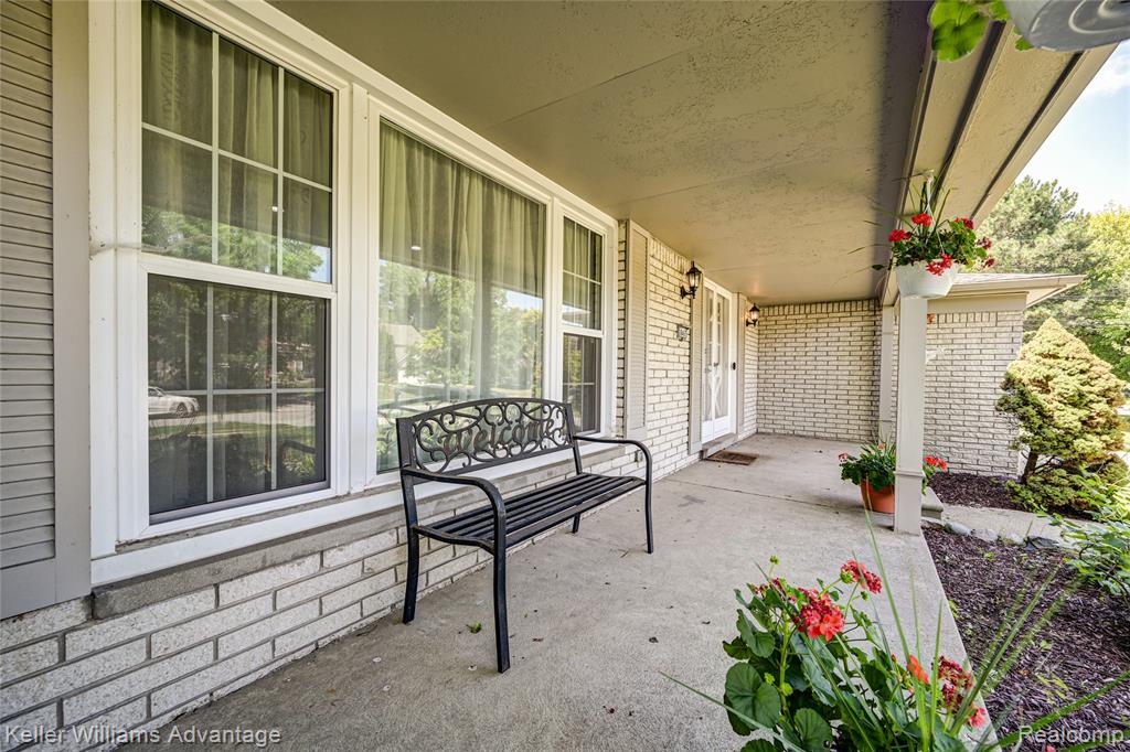 18467 Middlesex Avenue, Lathrup Village, MI 48076 — Photo 3