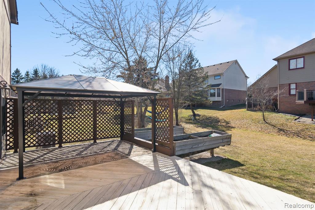 25567 BUCKMINSTER Drive, Novi, MI — Photo 38