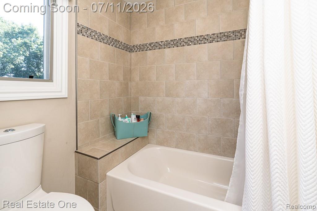 1067 Newgate Court, Oakland, MI — Photo 25