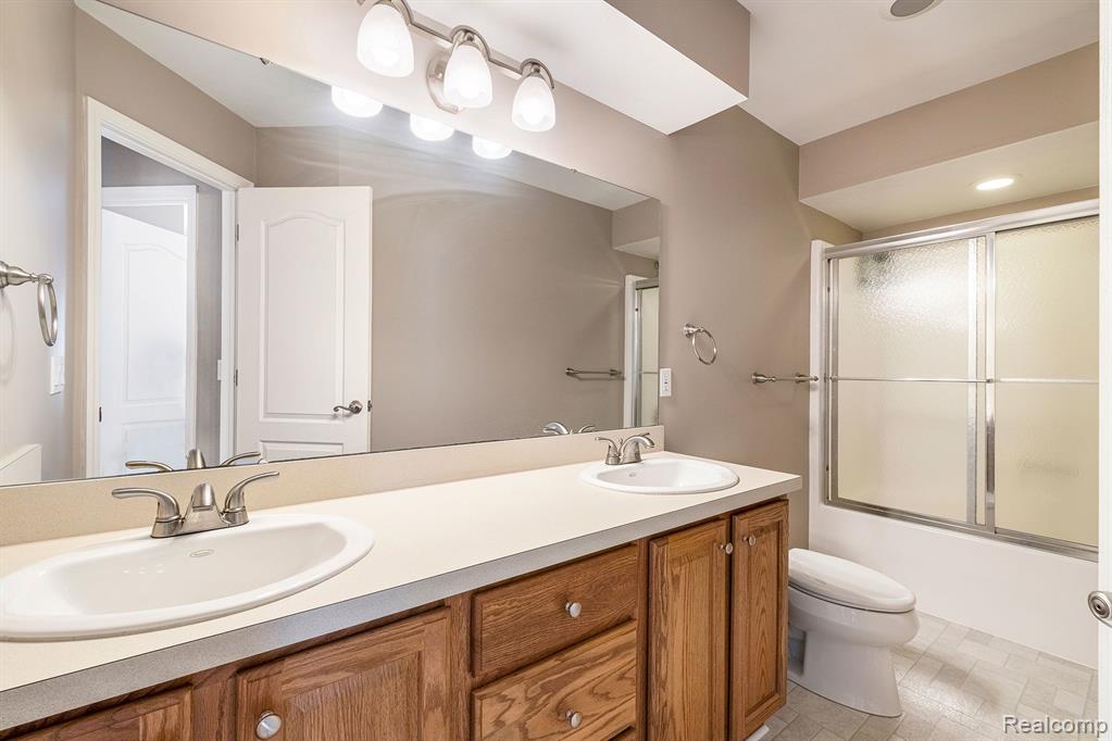 6197 SHARP Road, Swartz Creek, MI 48473 — Photo 12