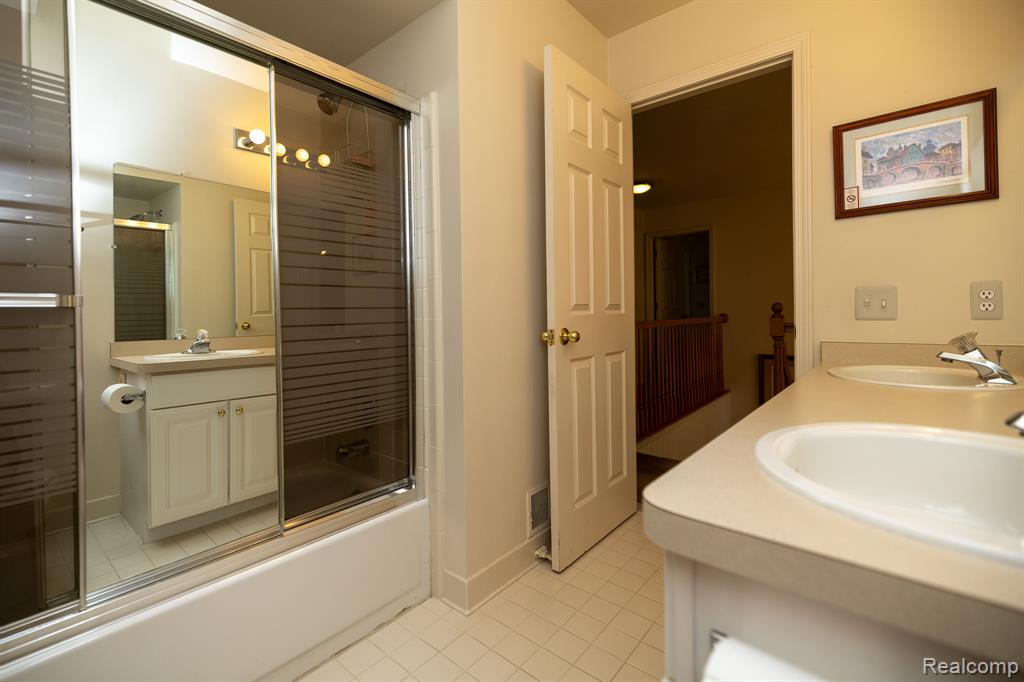 6926 Alden Drive, West Bloomfield, MI 48324 — Photo 33