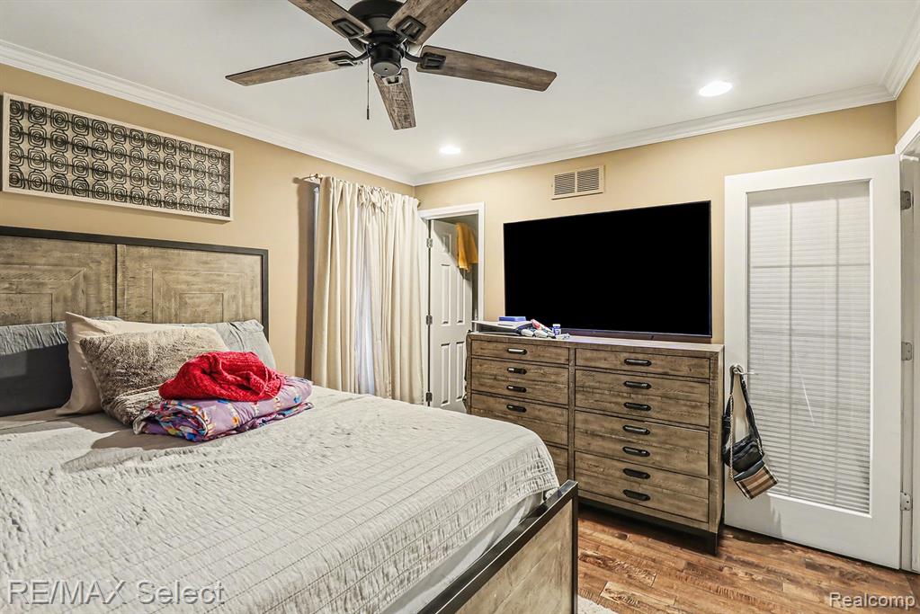 41952 King Edward Court, Clinton Twp, MI 48038 — Photo 11