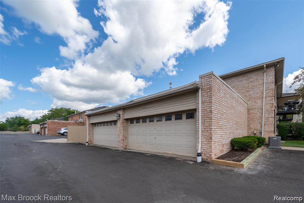 6109 Orchard Lake Road, West Bloomfield, MI — Photo 3