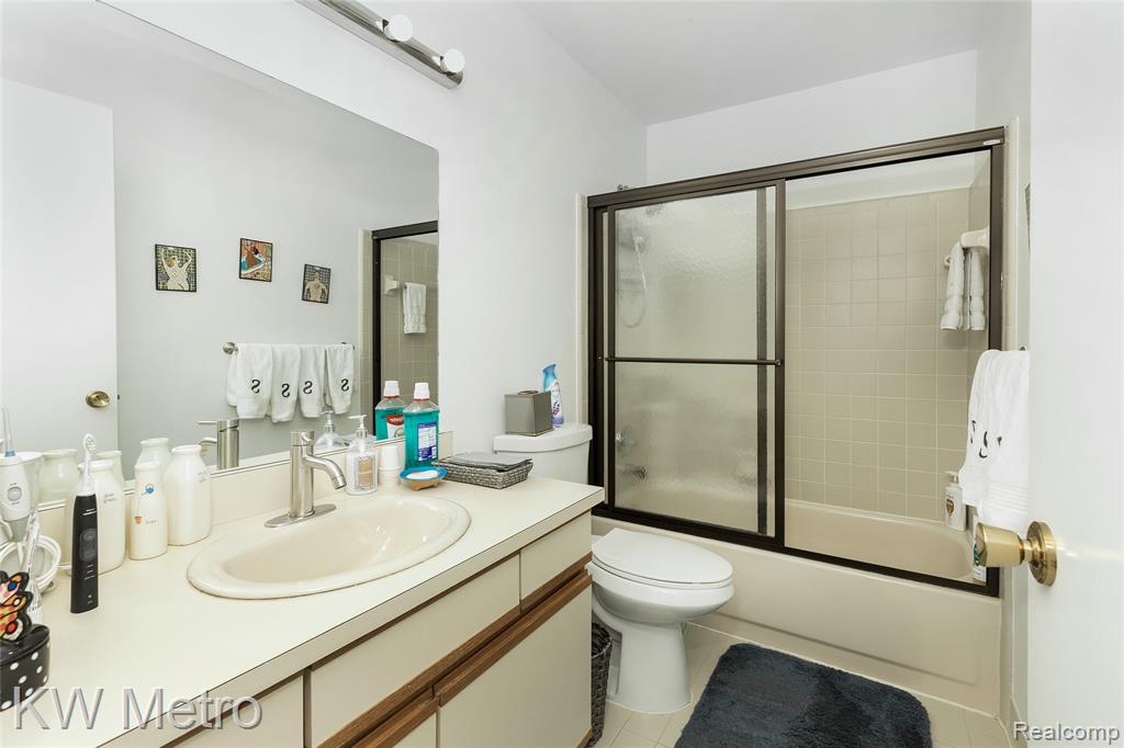 6129 Westbrooke Drive, West Bloomfield, MI — Photo 29