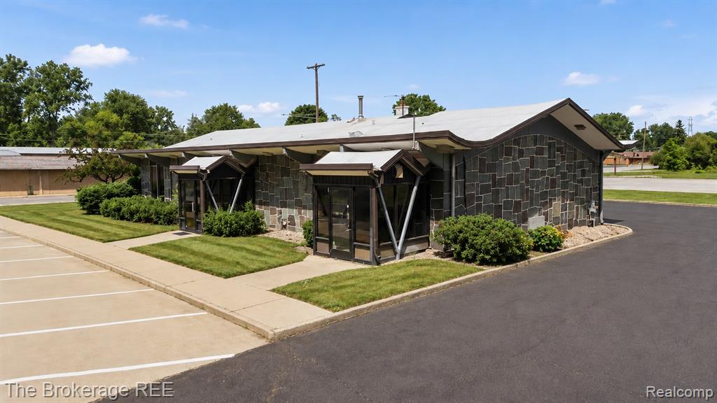 6093 Dixie Highway, Bridgeport, MI 48722 — Photo 4