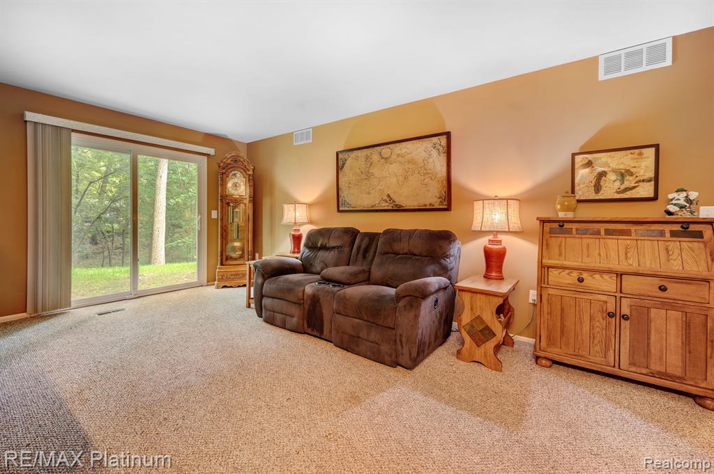 9003 SPENCER Court, Brighton, MI 48116 — Photo 15