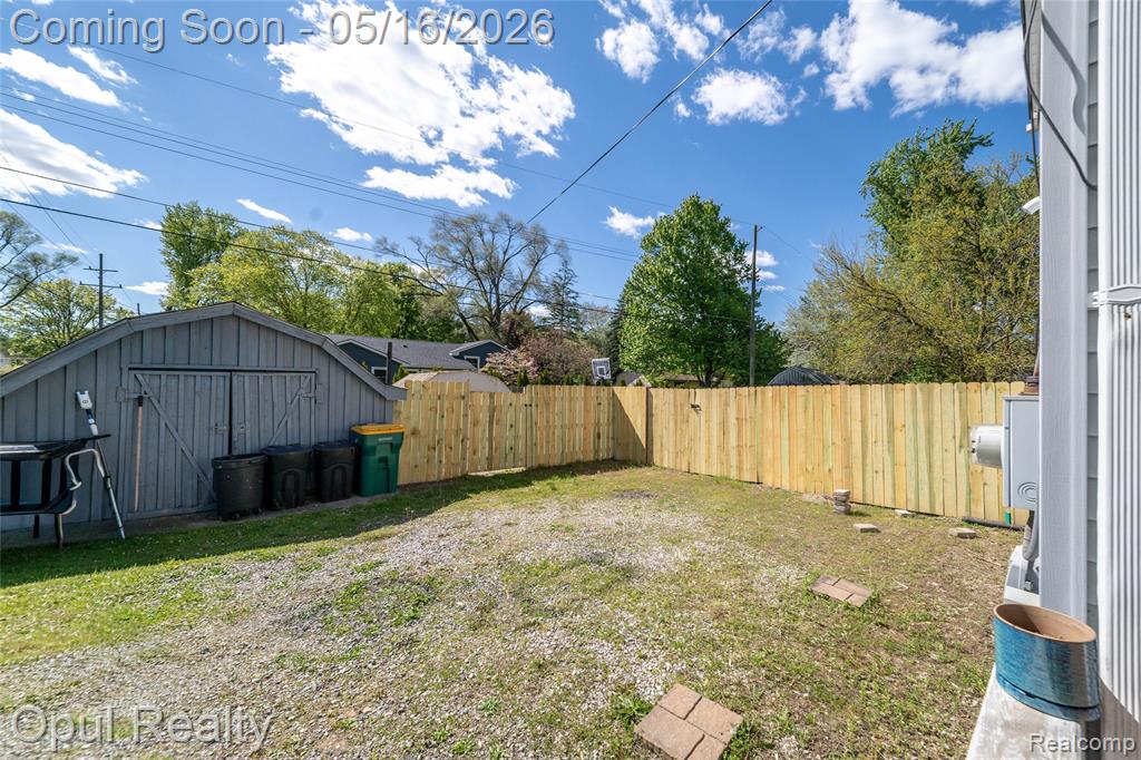 21001 Parker Street, Farmington, MI 48336 — Photo 36