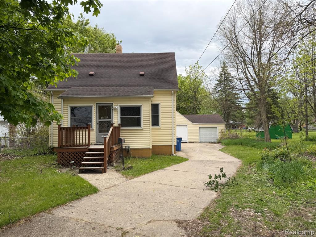 3992 Dallas Avenue, Warren, MI 48091 — front exterior