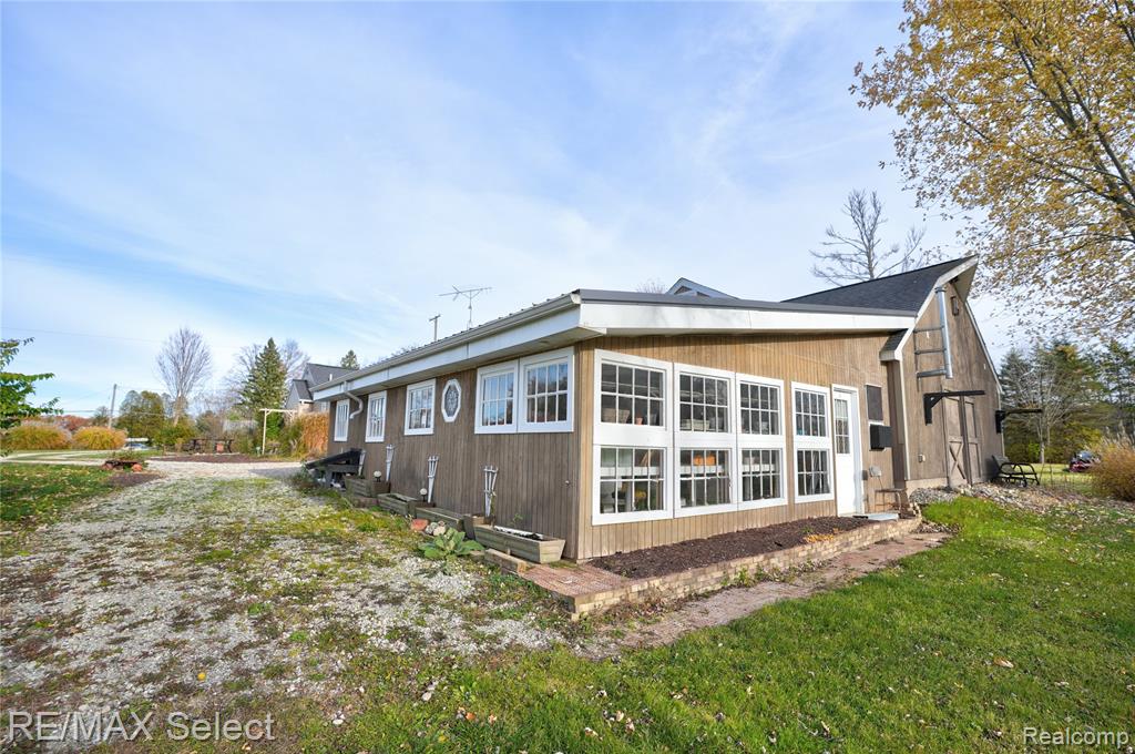 6571 River Road, Flushing, MI 48433 — Photo 14
