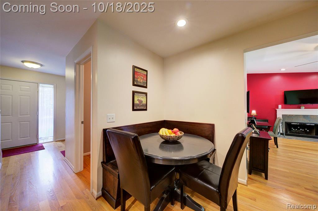 975 S Parkwood Drive, South Lyon, MI 48178 — Photo 29