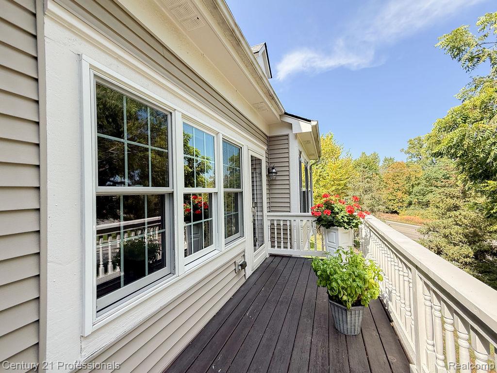 767 E Bluff Court, Rochester Hills, MI 48307 — Photo 12