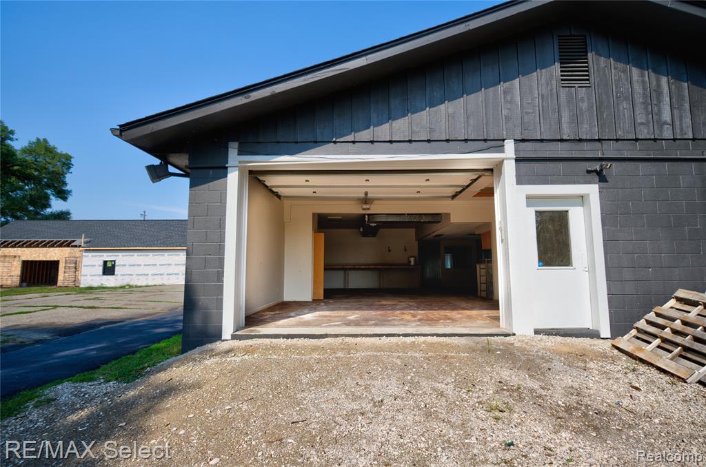 8080 Ortonville Road, Clarkston, MI 48348 — Photo 7