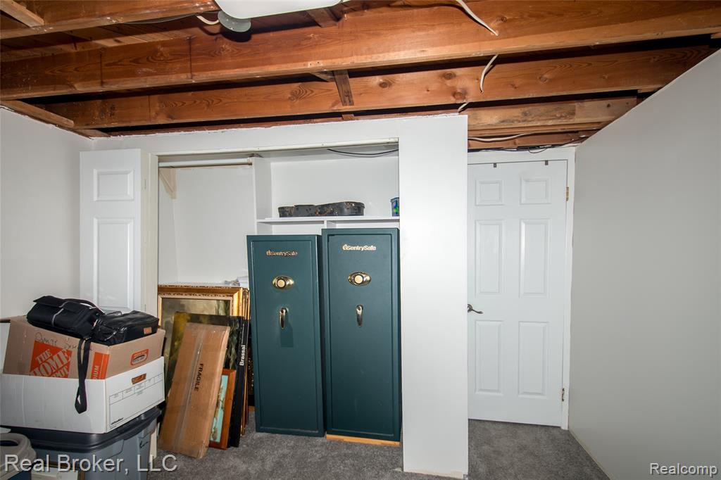 5103 Ridgetop Drive, Waterford, MI 48327 — Photo 31