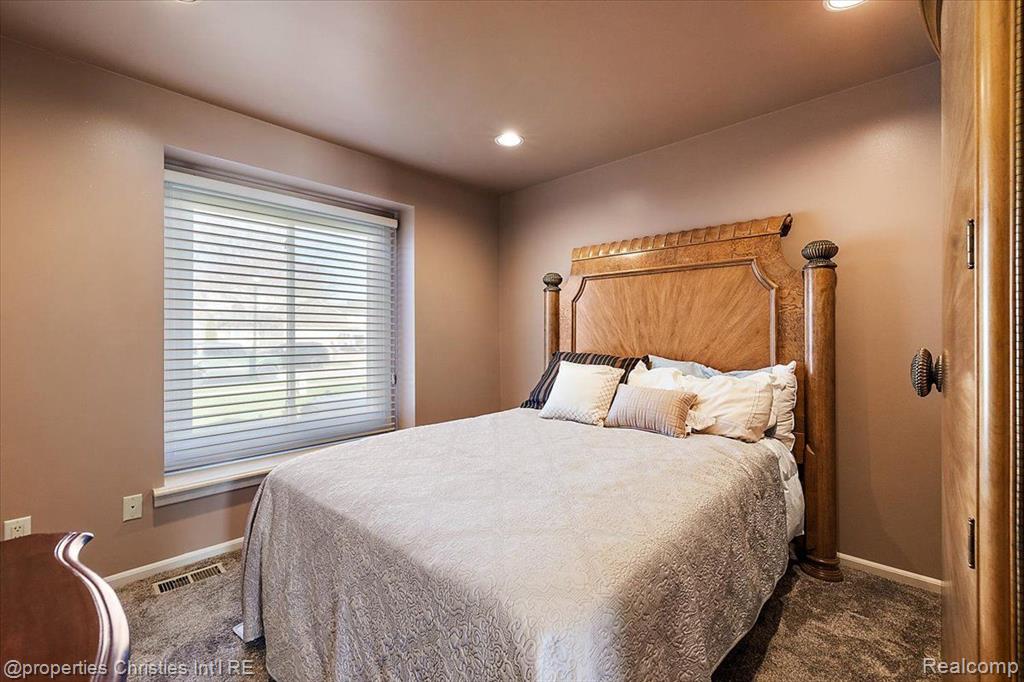 7716 MAPLE Drive, Westland, MI — Photo 24