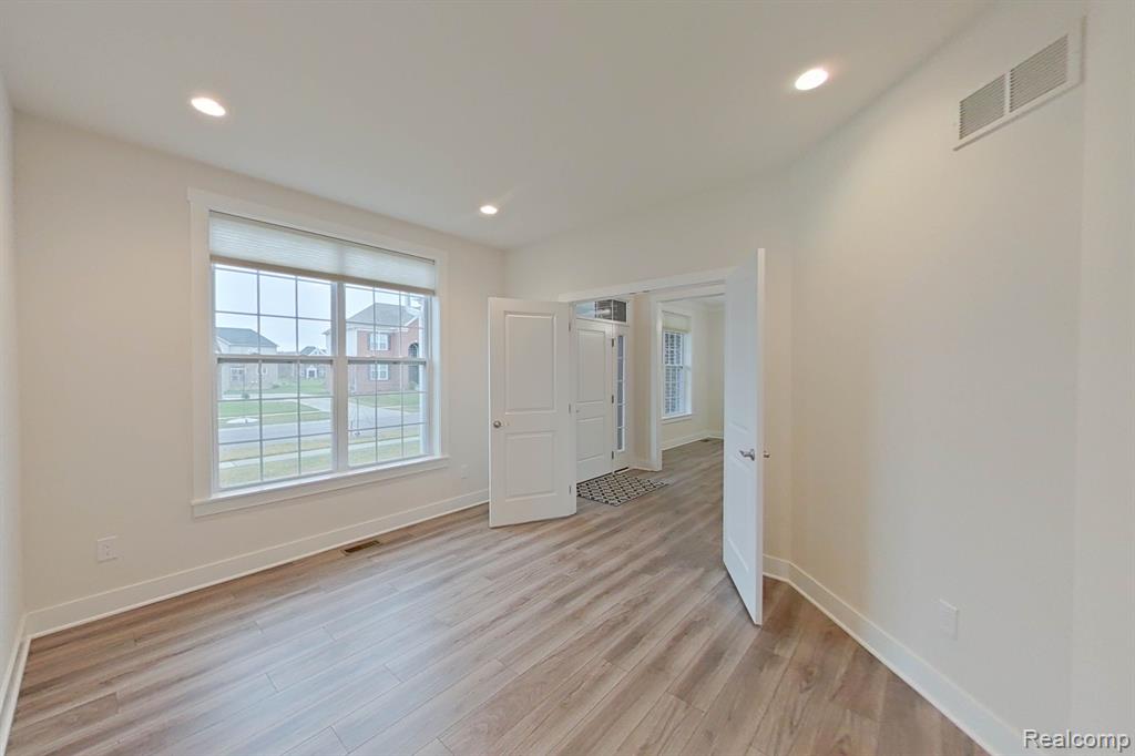 51060 LAUREL Park Drive, Canton, MI 48188 — Photo 10