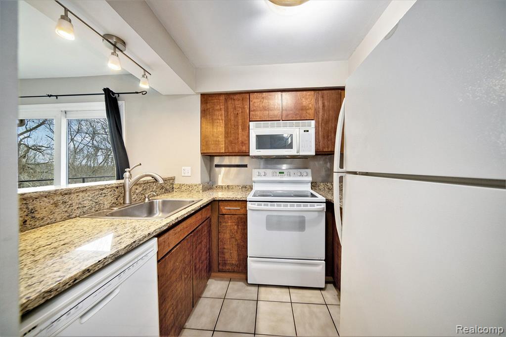 350 Briarcrest Drive, 165, Ann Arbor, MI 48104 — Photo 10