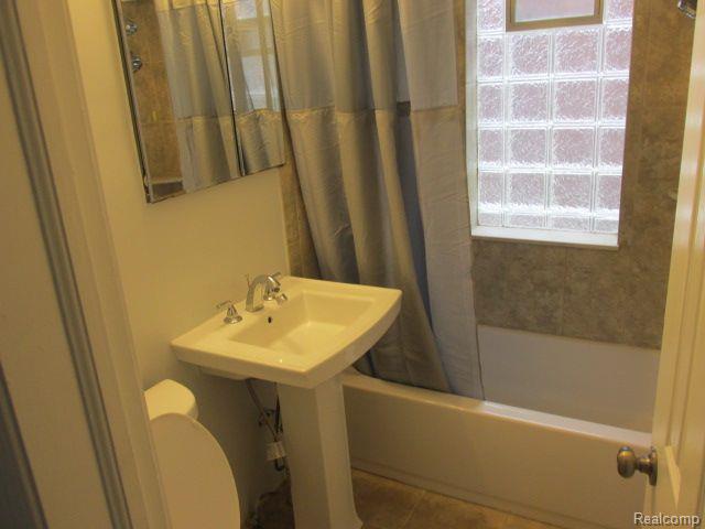 953 NEW YORK Avenue, Lincoln Park, MI 48146 — Photo 9